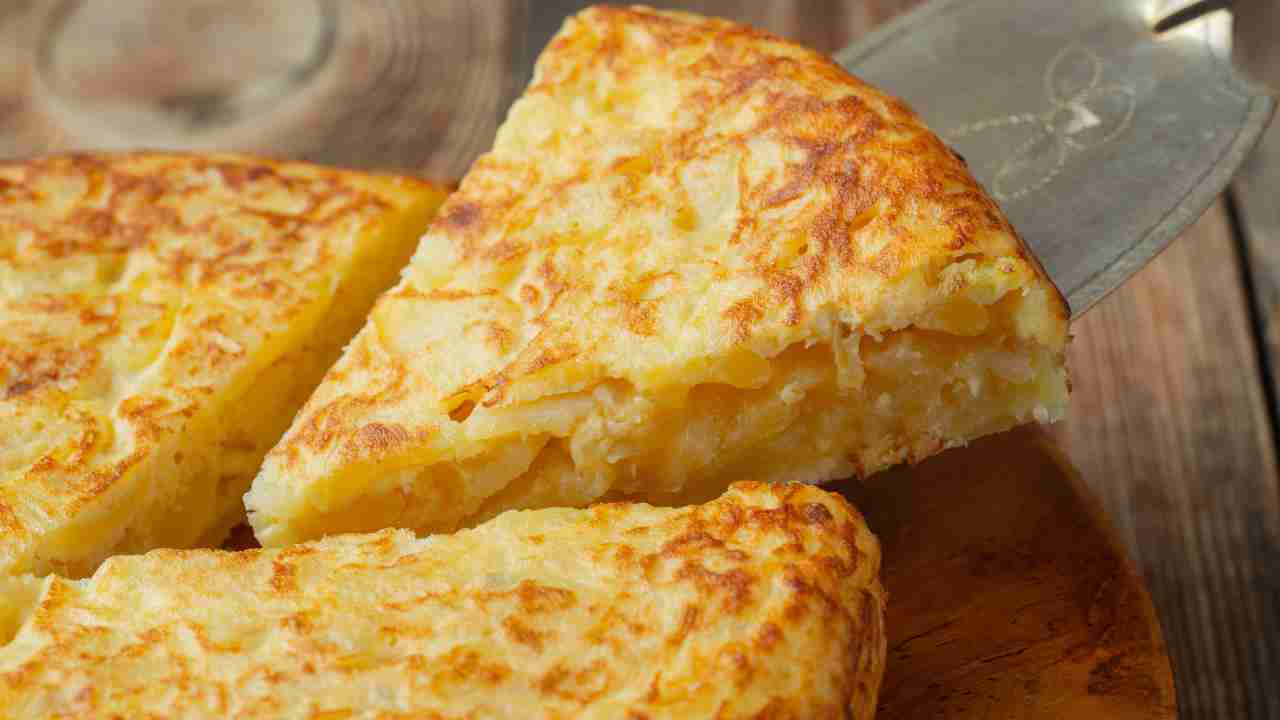 Un piatto semplice e ricco allo stesso tempo. Con qualche uova e due patate faccio la rivoluzione