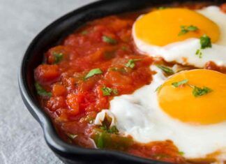 Uova al pomodoro