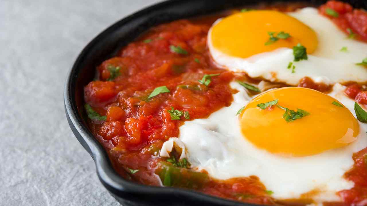 Uova al pomodoro