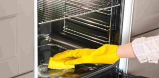 bicarbonato e del limone per pulire il forno