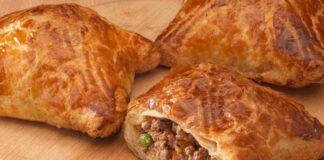calzoni di sfoglia al ragù ricettasprint