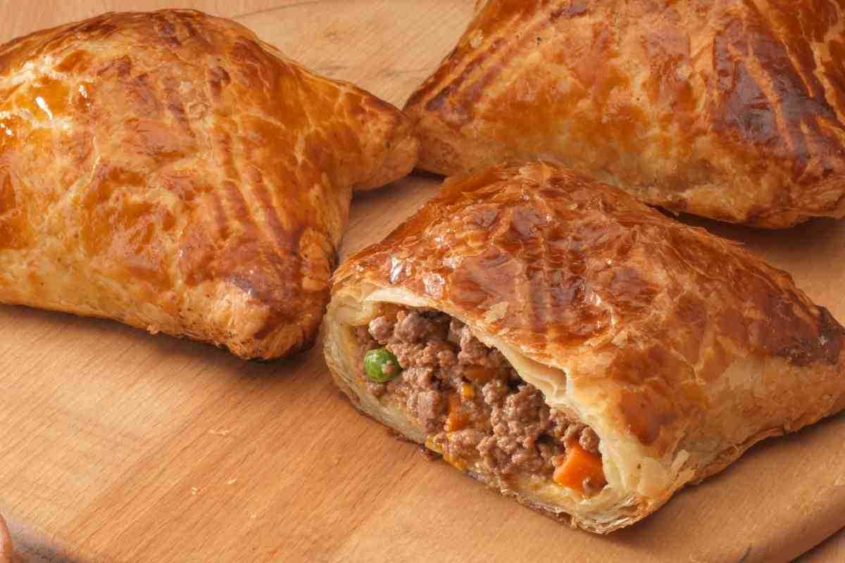 calzoni di sfoglia al ragù ricettasprint
