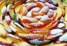 Niente latte, niente burro e nemmeno uova: oggi la crostata è vegana e con la frutta fresca, secondo me non ne avanza nemmeno una fettina Crostata vegana frutta fresca