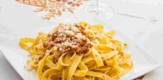 tagliatelle ragù-bianco