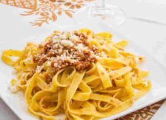 tagliatelle ragù-bianco