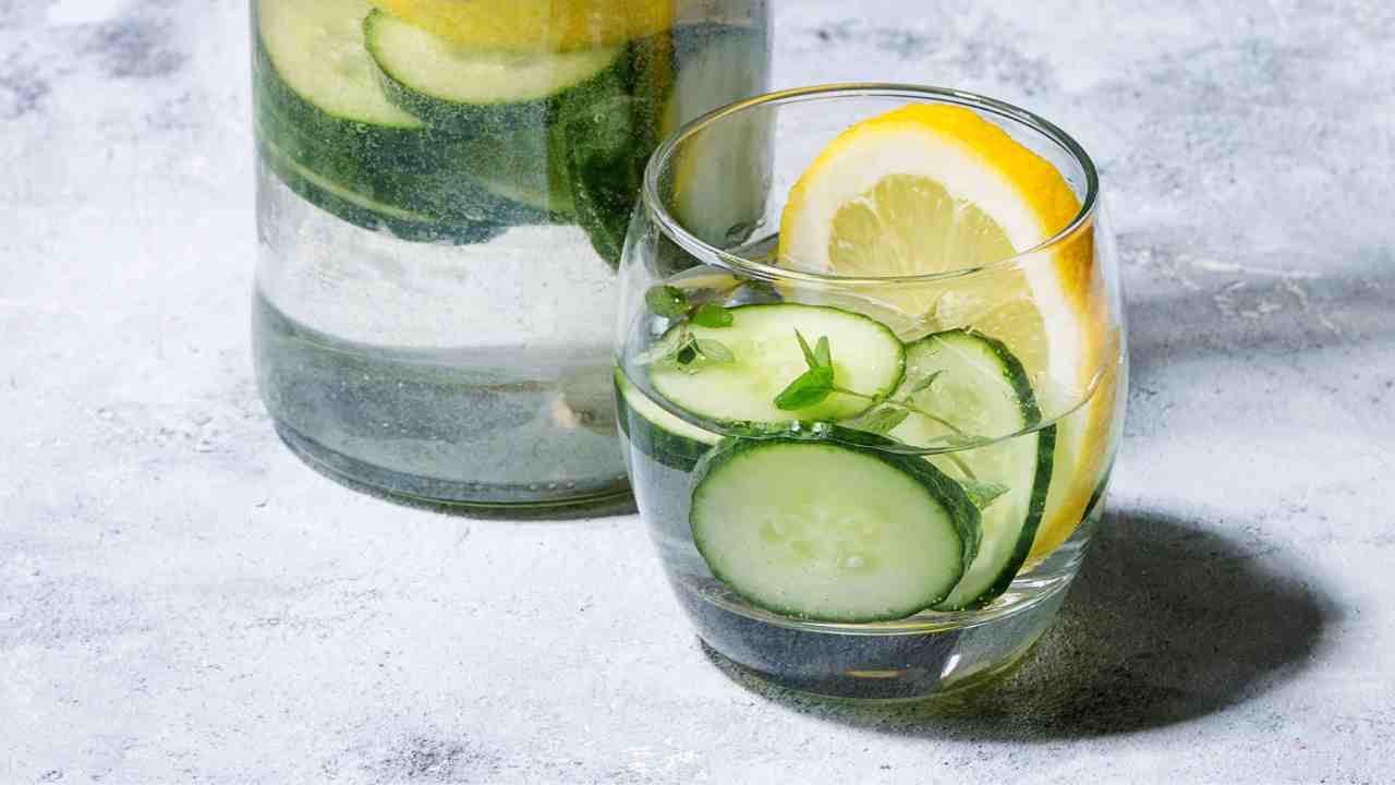 Acqua Sassy che sta facendo impazzire tutti - RicettaSprint