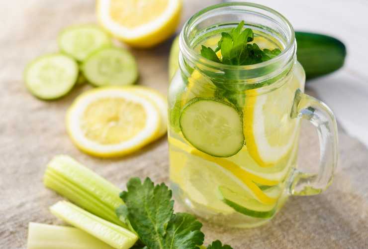 Acqua detox pancia - RicettaSprint