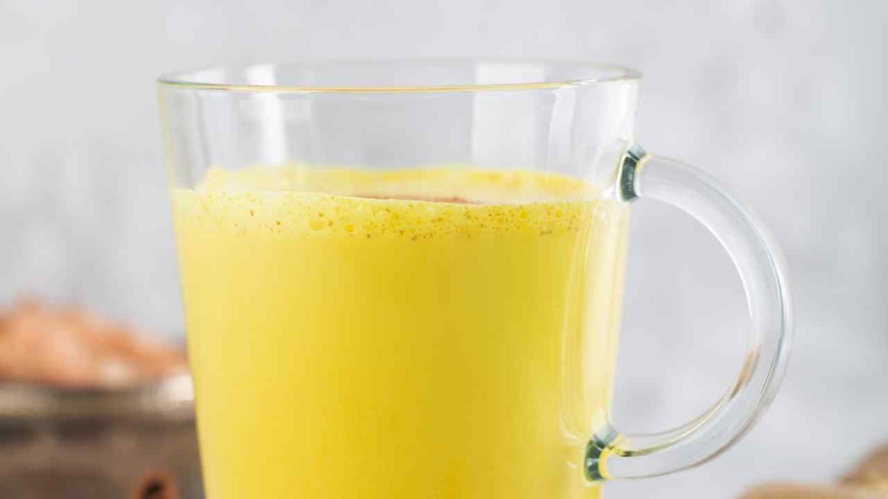 Bere curcuma e zenzero per una settimana - RicettaSprint