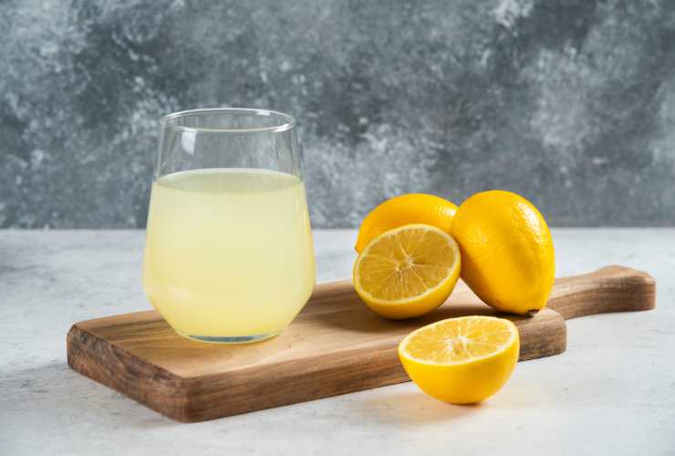 Bere limone tutte le mattine - RicettaSprint