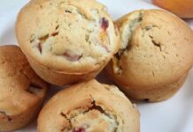 Troppo mature le percoche per mangiarle ci ho fatto le brioche a tutta la famiglia, tutto pronto in 10 minuti, che colazione da campioni Brioche percoche RicettaSprint