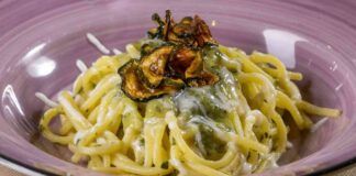 Cacio e pepe con zucchine
