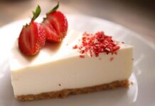 Non servono trucchi, solo ricotta e 10 minuti: questa cheesecake è da urlo, così cremosa che sparisce a furia di bis Cheesecake alla ricotta
