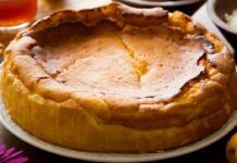 Altro che dolci complicati: questa cheesecake ricotta e pera è così facile che ormai la preparo anche mentre chiacchiero al telefono Cheesecake ricotta e pera