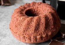 Così buone che ci faccio tutti i giorni colazione: solo acqua e cacao per ciambelline morbidissime con meno di 80 kcal Ciambelline acqua e cacao
