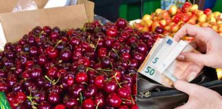 Ciliegie in vendita al supermercato