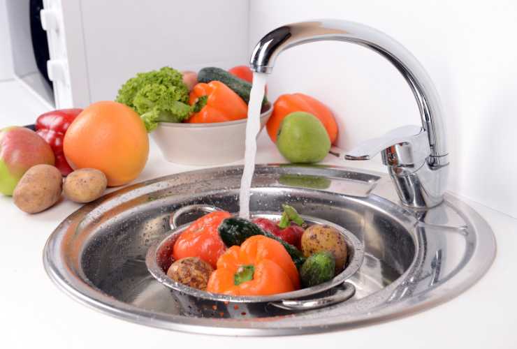 Come lavare frutta e verdura - RicettaSprint