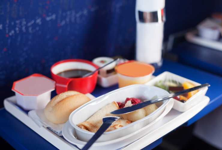 Cosa possiamo mangiare in aereo - RicettaSprint