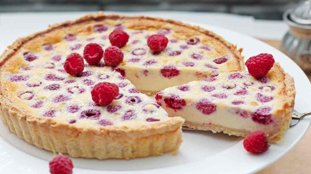 Crostata al cioccolato bianco e lamponi