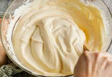 Crema chantilly con e senza uova