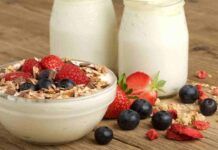 La crema fredda allo yogurt con cuore di frutta e crumble express Crema fredda allo yogurt con cuore di frutta e crumble