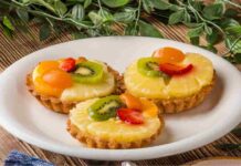 Crostatine alla frutta, la mia ricetta furba e light, non serve neanche il forno e ne posso mangiare anche due ogni volta Crostatine alla frutta light e senza forno RicettaSprint