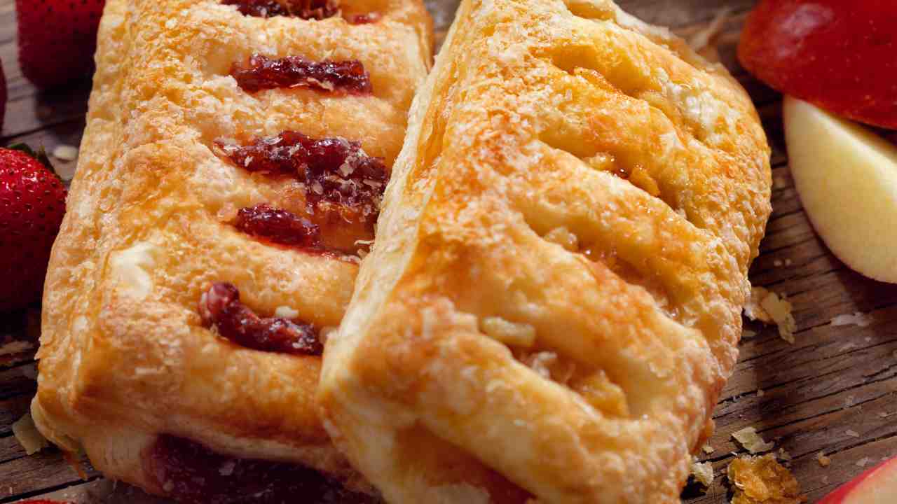 Fagottini alle fragole e mele RicettaSprint