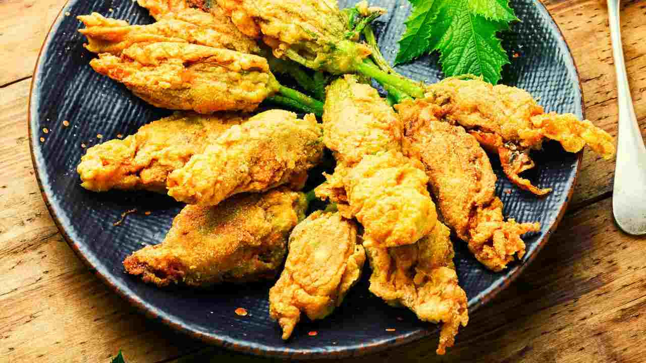 Fiori di zucca fritti