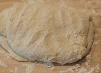 Focaccia impastata con un cucchiaio