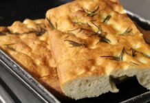Focaccia morbida almeno una volta a settimana - RicettaSprint