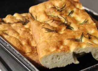 Focaccia morbida almeno una volta a settimana - RicettaSprint