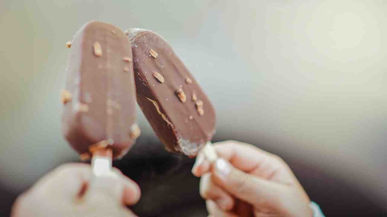 Gelato allo stecco al cioccolato - RicettaSprint