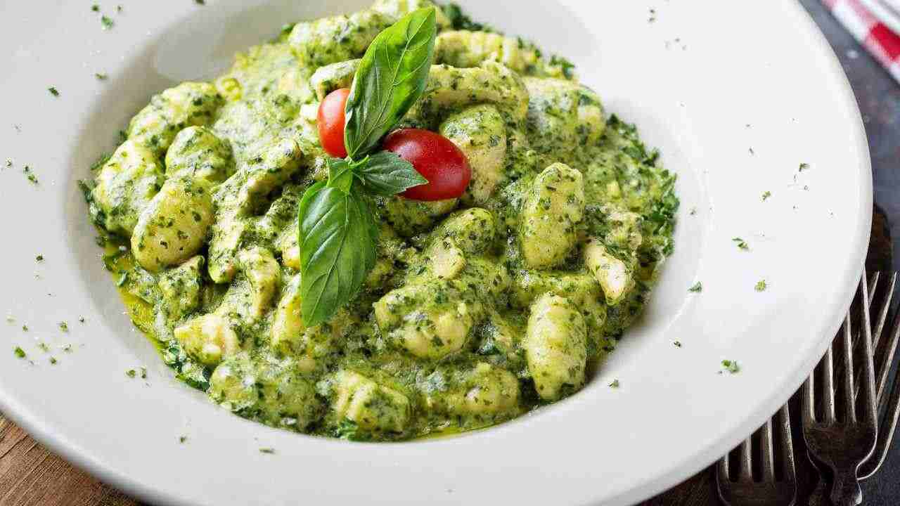 Gnocchi cremosi ma senza pesto - RicettaSprint