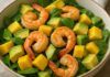 Insalata con mango avocado e gamberi