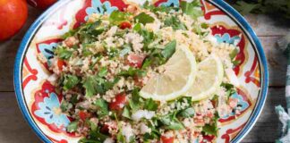 Insalata di orzo e salmone