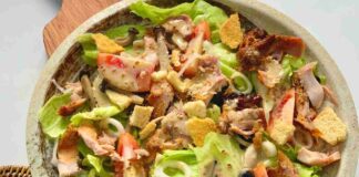 Insalata di pollo cotoletta e pomodori RicettaSprint