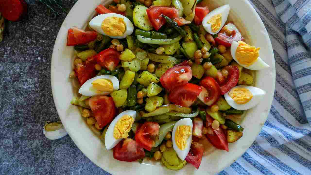 Insalata di pomodori zucchine e uova sode RicettaSprint