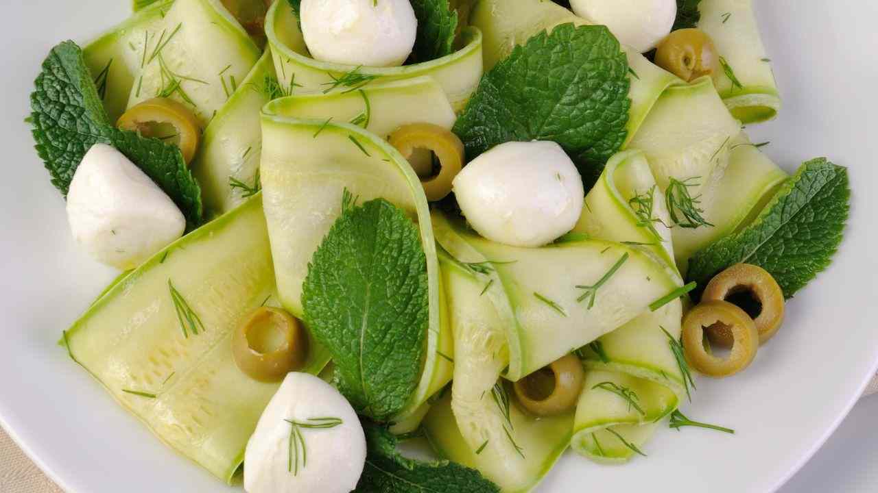 Insalata di zucchine e mozzarella