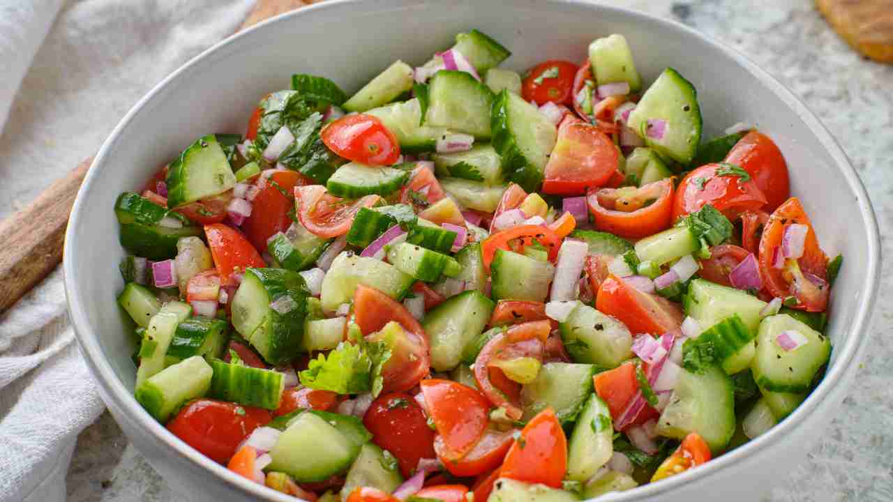 Insalata dietetica per cena - RicettaSprint