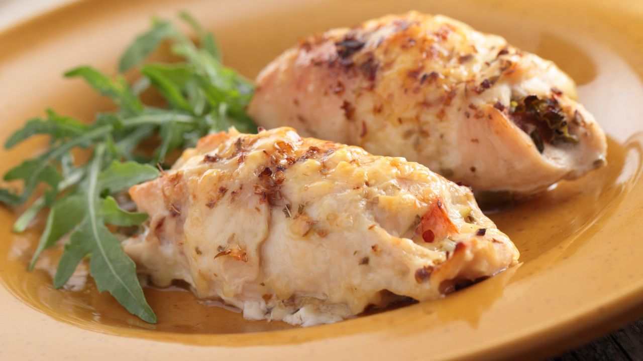 Involtini di pollo con melanzane in padella