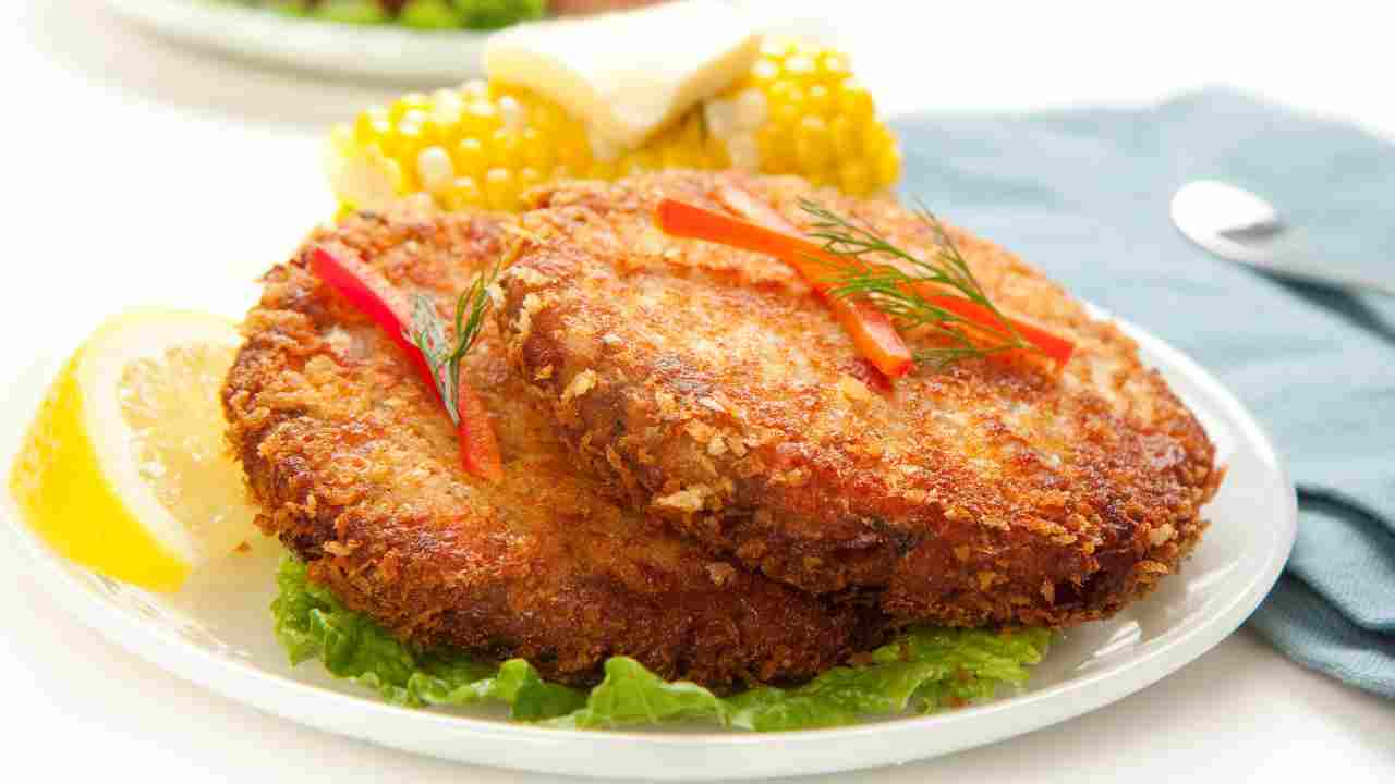Le crocchette che volevano essere eleganti con salmone, patate e limone, sono diventate le crocchette fighette, spariscono in un attimo