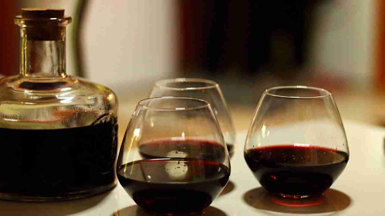 Liquore al cioccolato fatto in casa - RicettaSprint
