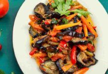 Piccantine al punto giusto, falle stufate: le melanzane zero grassi e tutto sapore, solo 160 kcal Melanzane piccantine zero grassi