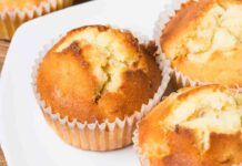Questa brioche sono una chicca, mi basta una sola banana e li preparo per tutta la famiglia Muffin alla banana - RicettaSprint