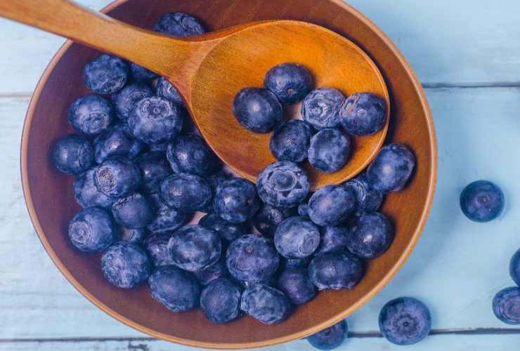 Muffin all'acqua pesche e mirtilli RicettaSprint