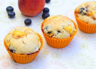 Muffin all'acqua pesche e mirtilli RicettaSprint