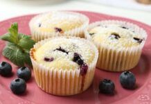 Muffin veloci all'acqua e frutta