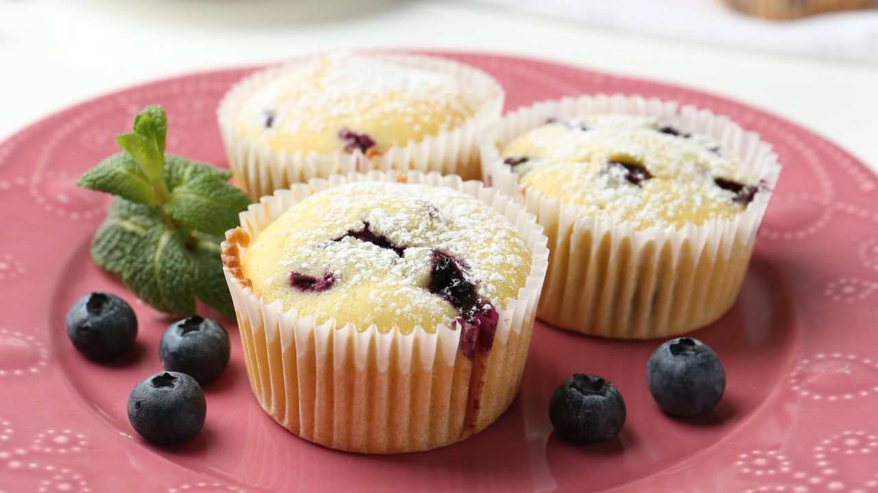 Muffin veloci all'acqua e frutta