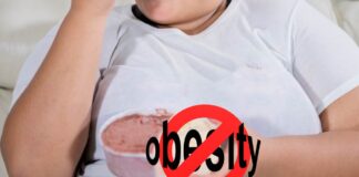 Persona obesa di giovane età che mangia gelato