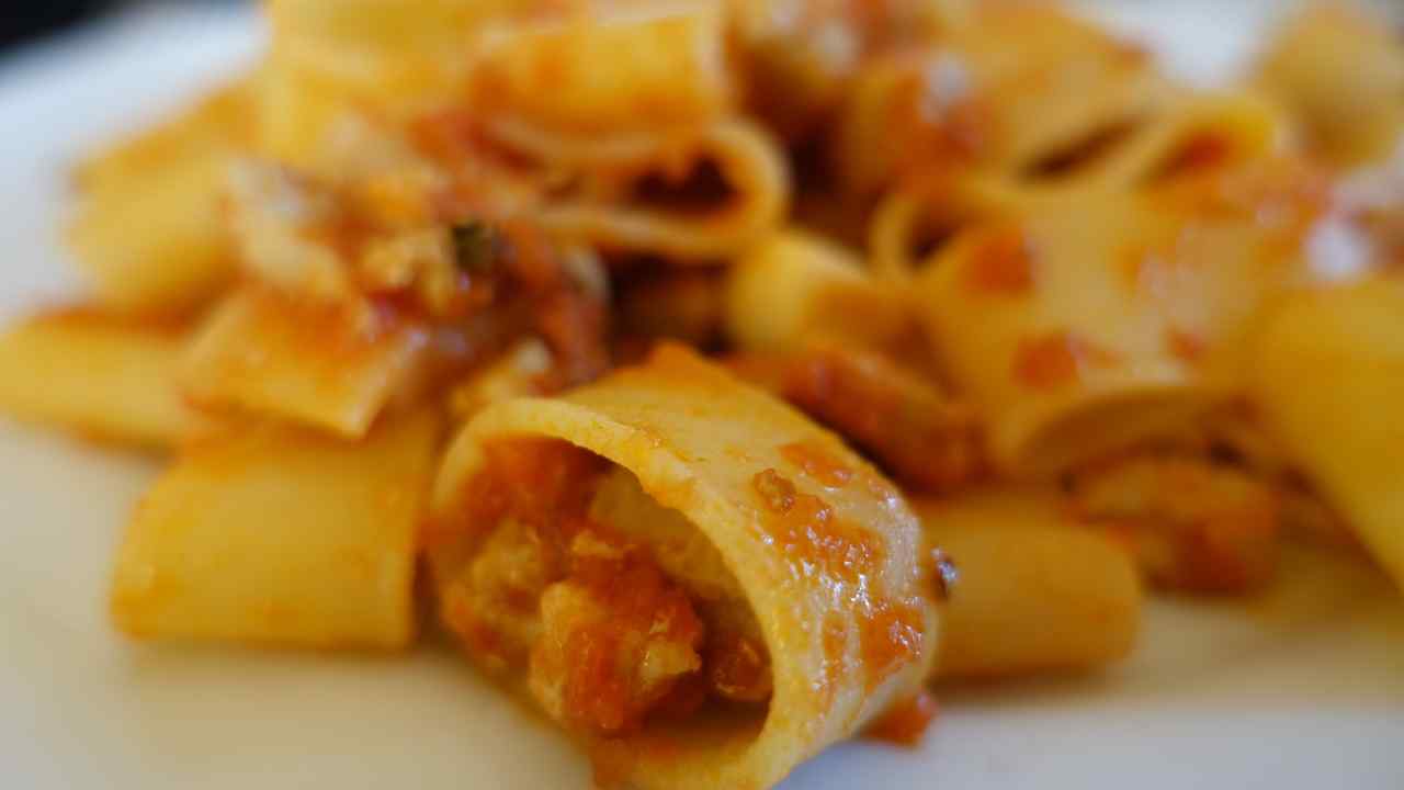 Paccheri salsa e tonno- RicettaSprint