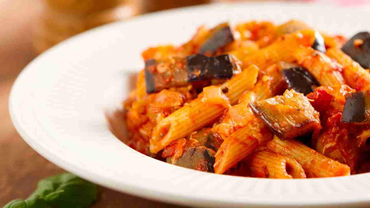 Pasta alla norma siciliana di nonna Rosina - RicettaSprint